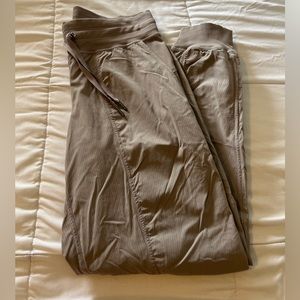 Lululemon dance studio mid-rise jogger